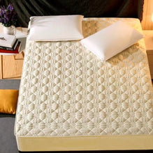 Load image into Gallery viewer, Anti-Bacterial Quilted Fitted Mattress Protector