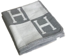 Load image into Gallery viewer, Cashmere Wool Blanket 900gm - 130cm x 180cm